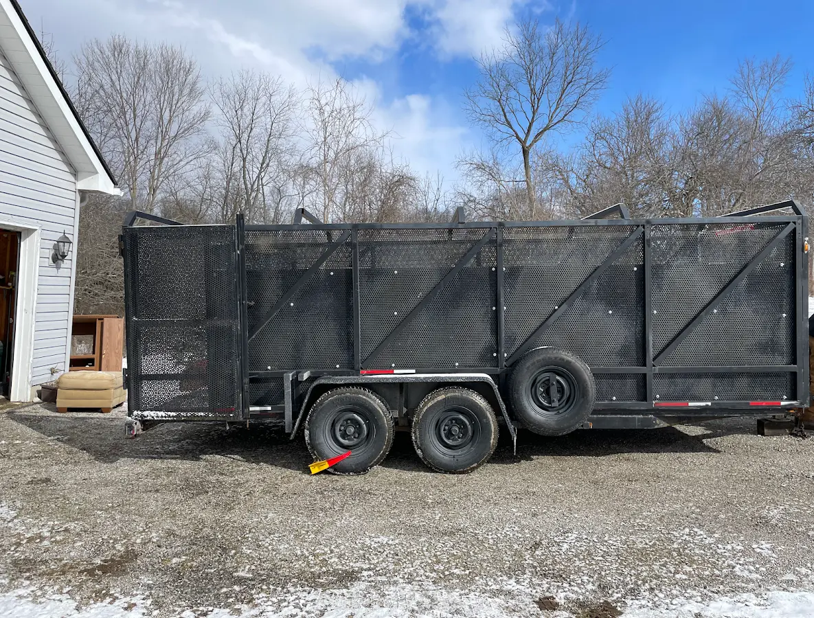 3 Yard Dumpster Rental in Pinewood, FL